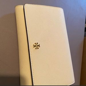 Tory Burch bag white/cream colour with gold hardware, comes with dust bag.